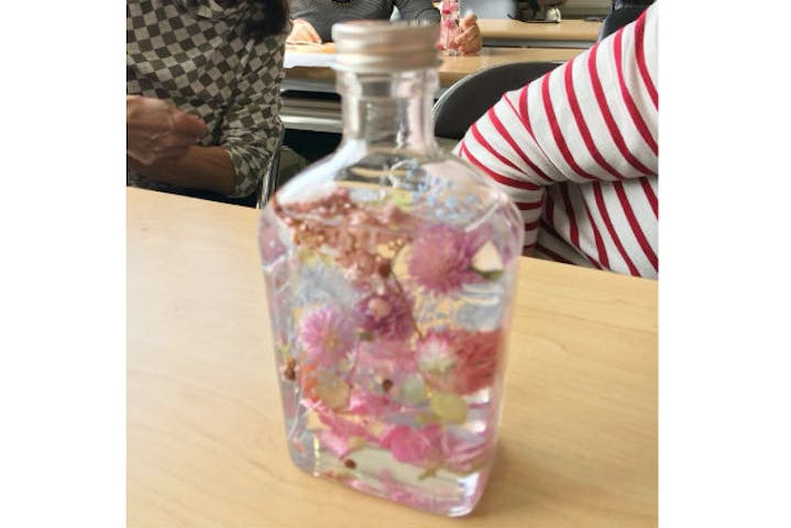 北海道 札幌 ハーバリウム 瓶の中の花畑 本物のお花でつくるハーバリウム アソビュー