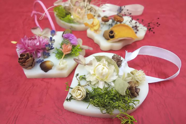 愛知 名古屋 手作りキャンドル 可愛いお花とアロマで癒し体験 アロマサシェ2個 アソビュー