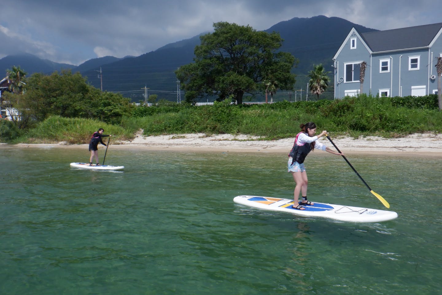 【滋賀・琵琶湖・SUP】水質と景色の綺麗な近江舞子北浜を水上散歩！SUP体験