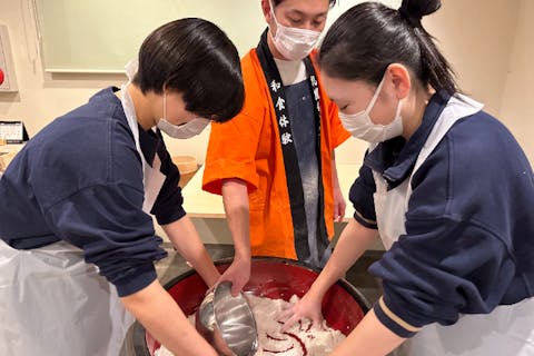 【地酒付き・札幌・そば打ち体験】オシャレな空間で贅沢3種の地酒飲み比べ！