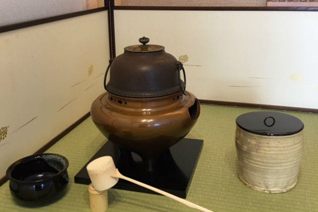 【北海道・札幌・茶道体験】日本の伝統文化に触れよう！心安らぐ和室でお茶体験