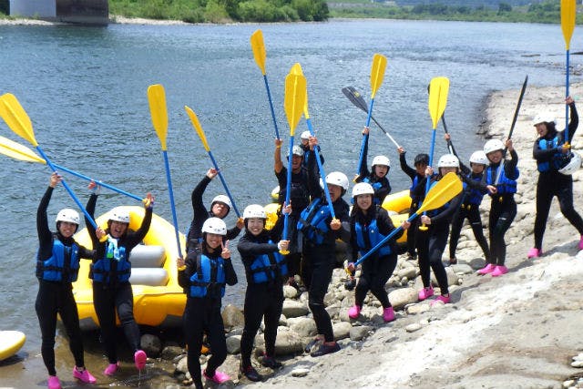 リバーポートパーク美濃加茂:【岐阜・美濃加茂・ラフティング】ボート1艇貸切で川下りに挑戦！ラフトクルージング