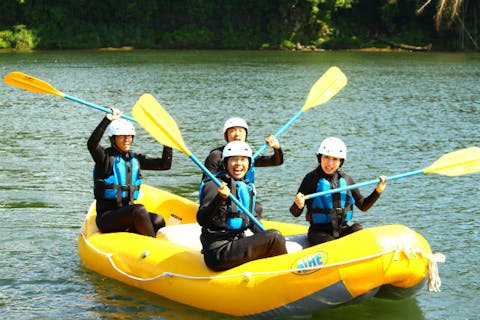 【岐阜・美濃加茂・ラフティング】ボート1艇貸切で川下りに挑戦！ラフトクルージング