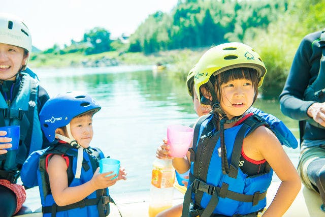 リバーポートパーク美濃加茂:【岐阜・木曽川・ラフティング】ファミリーの休日にぴったり！美しい峡谷と激流が同時に楽しめる木曽川アドベンチャー（小学生OK・写真付き）