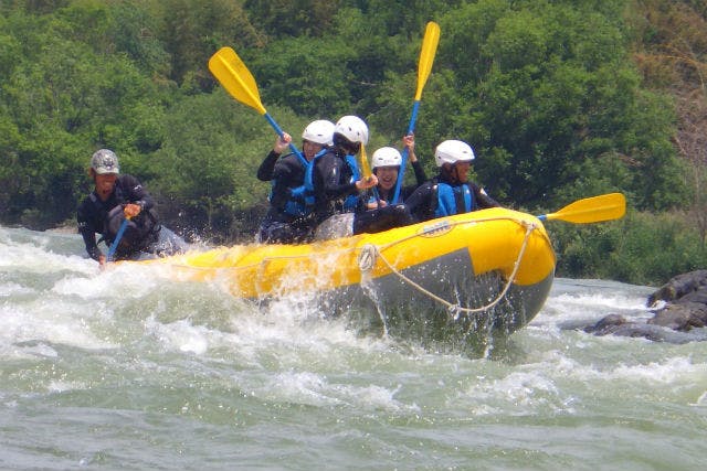 リバーポートパーク美濃加茂:【岐阜・木曽川・ラフティング】ファミリーの休日にぴったり！美しい峡谷と激流が同時に楽しめる木曽川アドベンチャー（小学生OK・写真付き）