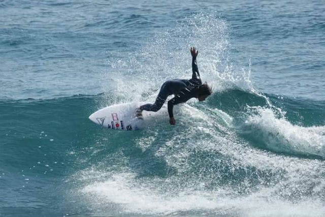 【静岡・伊豆白浜・サーフィン体験】白浜の青い海でデビュー！初心者歓迎のサーフィン体験（レンタル込み）
