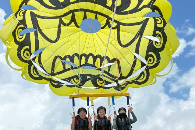 【沖縄・うるま・マリンレジャー】シーサーパラセーリング&ホバーボード&ウェイク、水上バイク、遊具4種、全7種類2時間貸切プラン