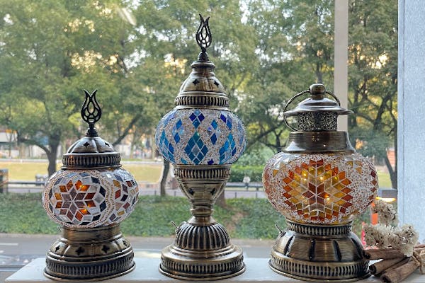 名古屋・栄・手作りランプ】お部屋のインテリアに最適！LEDライトのUSB