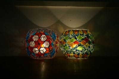 名古屋・栄・ガラス細工】オリエンタルな輝きを放つキャンドルホルダー