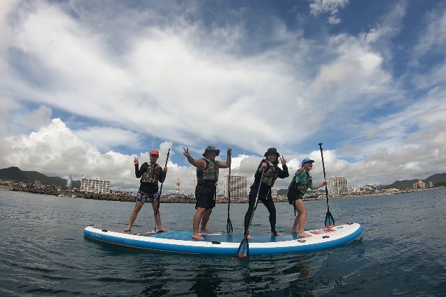 【千葉・鴨川・SUP】世界最大級の大きなボードで海を冒険！写真付き♪グループで楽しめるモンスターSUP体験（4名様～）