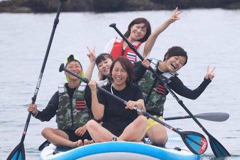 【千葉・鴨川・SUP】世界最大級の大きなボードで海を冒険！写真付き♪グループで楽しめるモンスターSUP体験（4名様～）