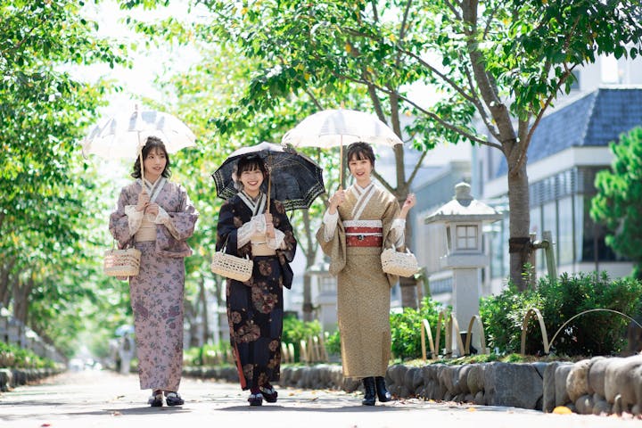 金沢 兼六園 着物レンタル 兼六園敷地内にある唯一の着物レンタル ヘアセット付き イベントや街歩きに 本格着物一式レンタル 着付けプラン アソビュー 金沢 兼六園 着物レンタル 兼六園敷地内にある唯一の着物レンタル ヘアセット付き イベントや街歩きに 本格着物一式レンタル 着付けプラン アソビュー