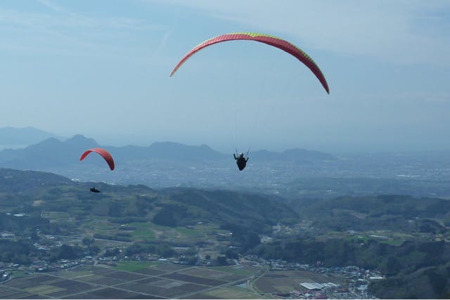【静岡・函南町・パラグライダー】自分ひとりで操縦して飛べる！A級コース（全4回）