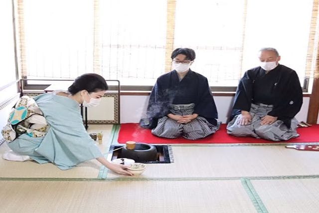 【大阪・茶道体験】資格のある茶道家による稽古 本町教室
