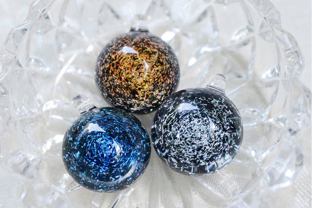 美品 ⭐️ 宇宙ガラス　大　手のひらサイズ　ガラス細工　ガラスアート　ラメ 江別蔦屋書店】宇宙ガラス展示開始！販売は27日から［北海道江別市牧場