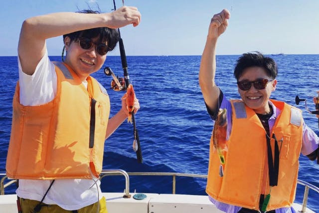 【沖縄・糸満・海釣り】沖縄の色とりどりの魚たちに出会おう！手ぶらで2時間体験フィッシング