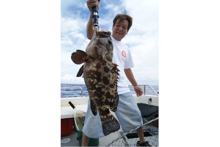 沖縄 糸満 海釣り 沖縄の最高級魚を狙おう 手ぶらで大物釣り体験2時間 アソビュー