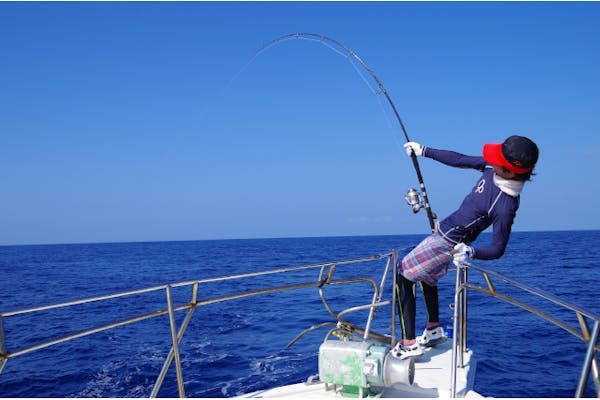 沖縄 海釣り 巨大カジキに挑む ブルーマーリントローリング アソビュー