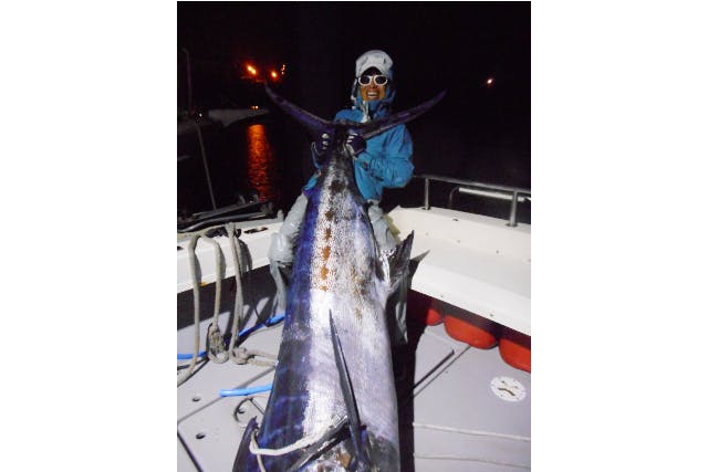 沖縄 海釣り 巨大カジキに挑む ブルーマーリントローリング アソビュー