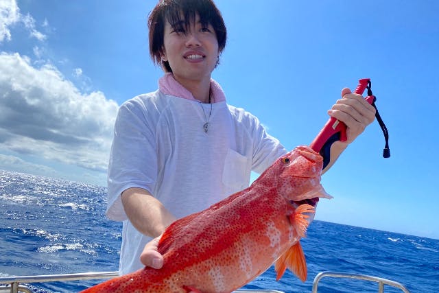 【沖縄・糸満・海釣り】最高のポイントで狙う！手ぶら大物釣り4時間乗合