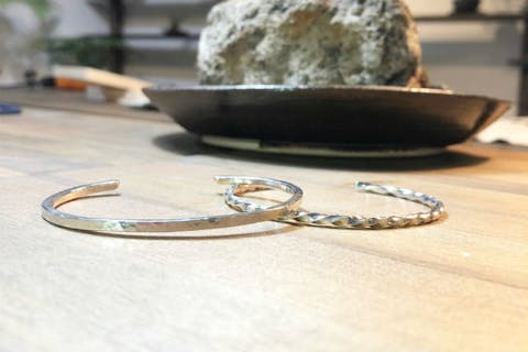 【神奈川・横浜・シルバーアクセサリー】貸切のおしゃれな工房で本格シルバーバングル制作