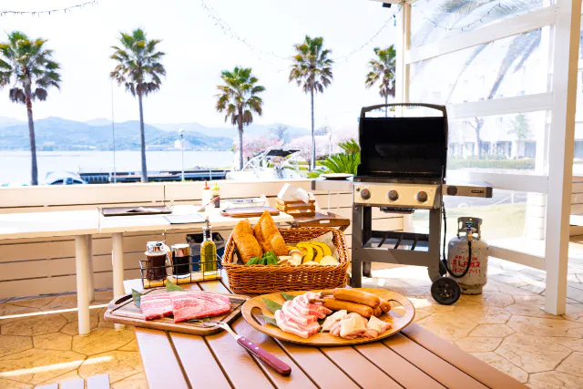 【静岡・浜名湖・手ぶらBBQ】湖畔沿いのリゾート地で豪快厚切りステーキのバーベキューを楽しもう！