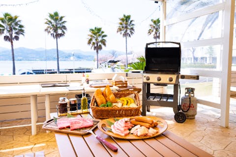 【静岡・浜名湖・手ぶらBBQ】湖畔沿いのリゾート地で豪快厚切りステーキのバーベキューを楽しもう！