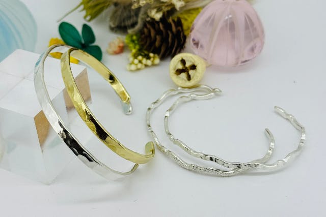 【静岡・熱海・手作りブレスレット】自分の腕にぴったりの一点物を作る！バングル1点