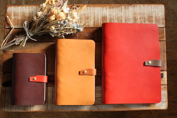 A6サイズ　システム手帳　イタリアンレザー　ハンドメイド 茅ヶ崎・レザークラフト・手帳】イタリアンレザーを使ったミニサイズ