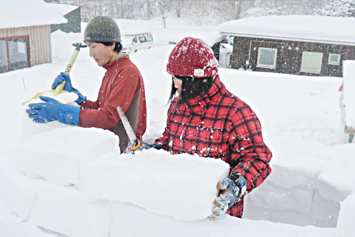 北海道 余市 かまくら作り 力をあわせて雪の家をつくろう イグルーづくり体験 アソビュー