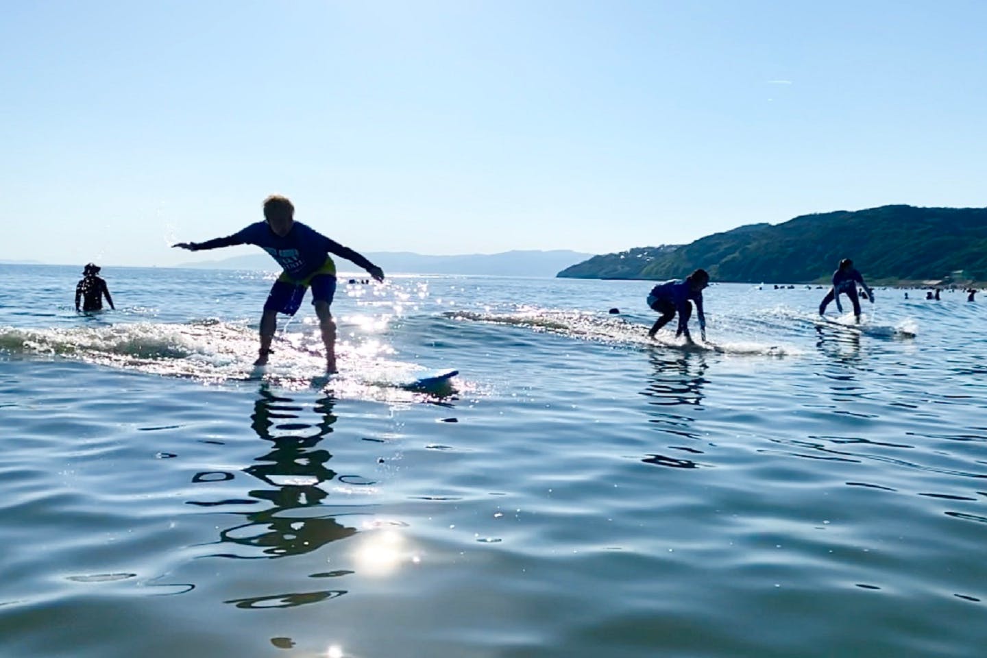 【大阪・和歌山県磯ノ浦Beach・サーフィン体験】波に乗る楽しさを実感！初めてのサーフィン半日体験