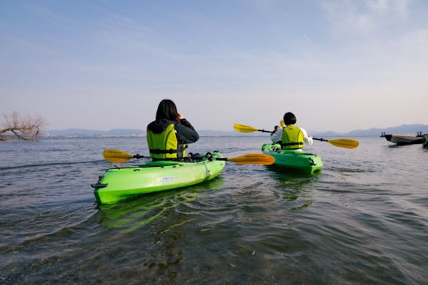 滋賀・大津・カヤック】水上をスイスイ漕ぎ進もう！琵琶湖でカヤック