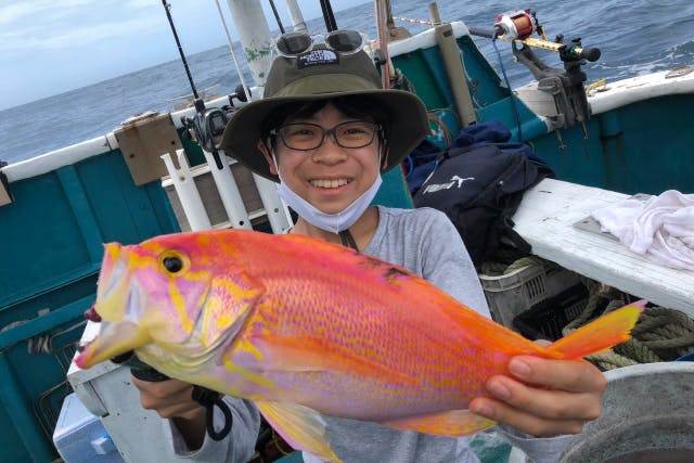 【和歌山・すさみ・海釣り】一度に色々な種類の魚が狙える！五目釣り体験