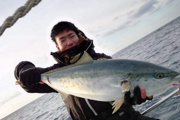 【和歌山・すさみ・海釣り】ワクワクドキドキ感がたまらないと大人気！落とし込み釣り｜アソビュー！