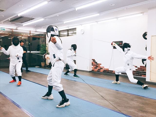 東京 両国 フェンシング 初心者大歓迎 小学生も女性も気軽に楽しめるフェンシング体験 アソビュー