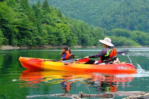 【飛騨・下呂・カヤック】初心者も安心♪ゆったり湖上散歩～カヤック・SUP体験【お得なプライス！秋季体験プラン】