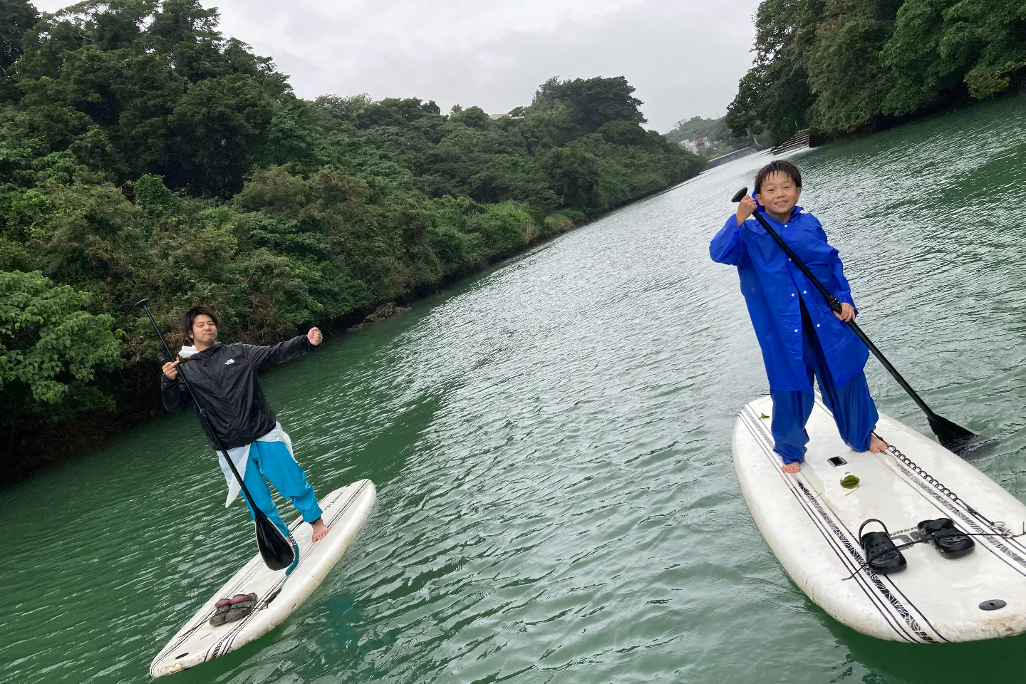 神奈川 丹沢 小学生からok レンタル全て無料 美しい丹沢湖の上をsupでのんびりクルージング アクティビティジャパン