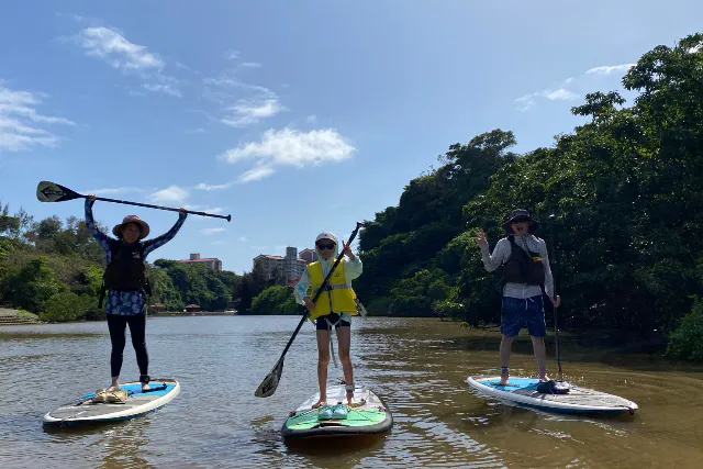 【沖縄・中部・SUP】お得なグループ割！マングローブSUP　忘れられない体験を仲間と！沖縄の自然を満喫★景色も時間も宝物！