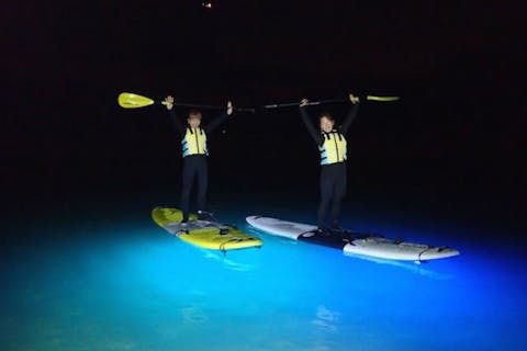 【沖縄・浦添・SUP】綺麗な光に包まれるサンセット＆ナイトSUP