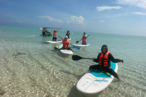 【鹿児島・与論島・SUP】エメラルドグリーンの海を優雅にクルージング！SUPレンタル