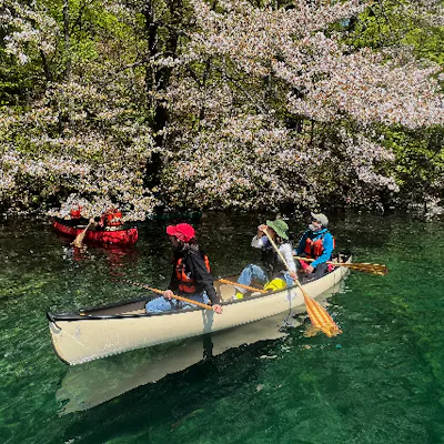青森・十和田・カヌー】噴火で出来たカルデラ湖をカヌーで漕ぎ進む 青森・十和田・カヌー】噴火で出来たカルデラ湖をカヌーで漕ぎ進む