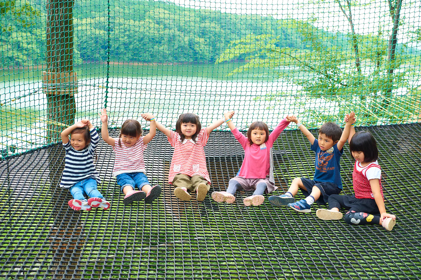 埼玉 飯能 アスレチック 90分 フランス発祥の空中アスレチック 話題のメッツァビレッジでファンモック体験 アソビュー