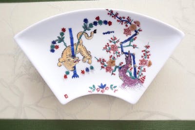東京・西新井・絵付け】大人の塗り絵感覚で本格アート！彩色