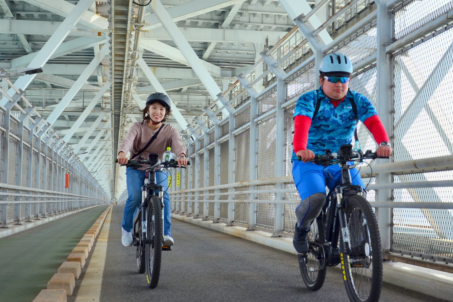 広島 尾道 サイクリング プライベートガイドとeバイク 電動アシスト付き自転車 で巡るしまなみ海道サイクリングツアー アソビュー