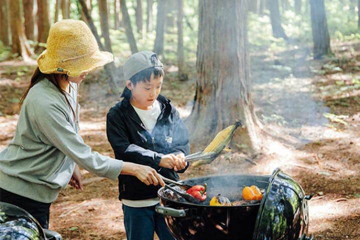 山梨 小淵沢 手ぶらバーベキュー 自然に囲まれてリラックス タープサイトbbq アソビュー