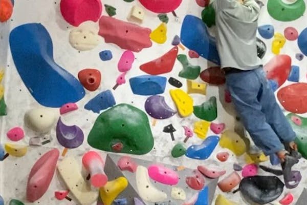 大阪 福島駅徒歩3分 ボルダリング 初挑戦の方もぜひ ボルダリング体験1分プラン アソビュー