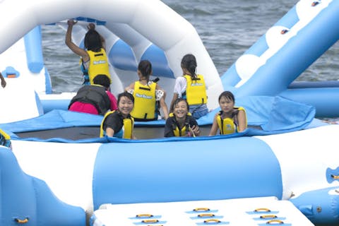 【鳥取・米子・アスレチック】跳んで走って飛び込もう！海上巨大アスレチック体験
