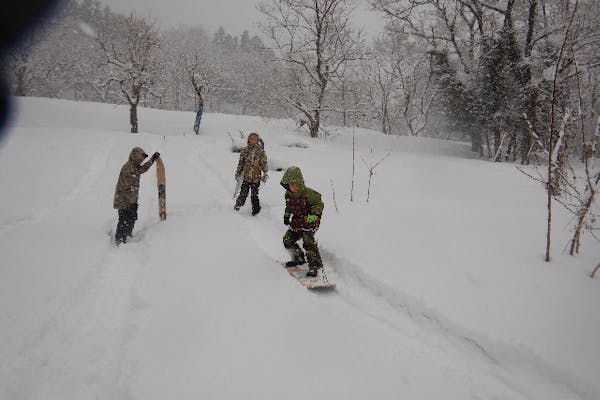 群馬・みなかみ・スノーサーフ】人気急上昇中の雪板体験！4歳からOK