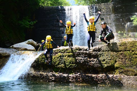 【長野・安曇野市・シャワークライミング】北アルプスから流れ出る清流でリバーピクニック！