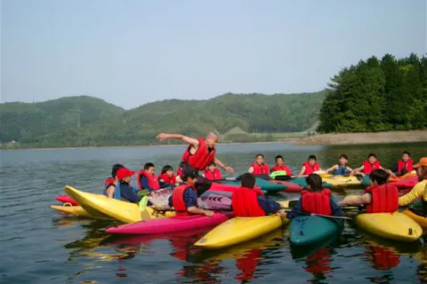 【長野・大町市　カヤック】レンタル～透明度バツグンの青木湖で気ままにクルーズを楽しもう　(1時間～）